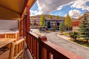 4BR/3.5BA Remarkable Bear Hollow Townhome by RedAwning - Image 2