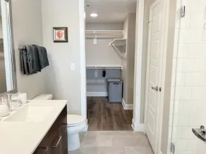 The Elvis Presley Urban Luxury Apts Austin - Image 4