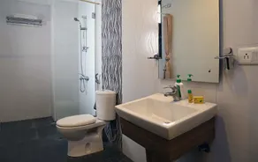 FabHotel Signature Cyber Park - Image 2