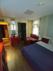 Boutique Hotel W - Image 3