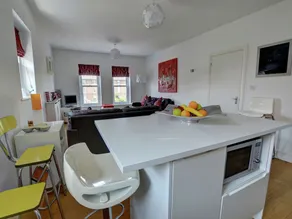 Modern Apartment in Deal Kent With Parking - Image 2