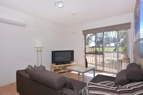 The Palm Apartments - Image 3