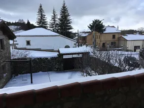 4 bedrooms house with enclosed garden and wifi at Navarredonda de Gredos - Image 5