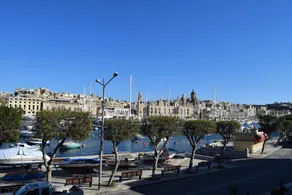 Senglea Seafront Apartment - Image 5
