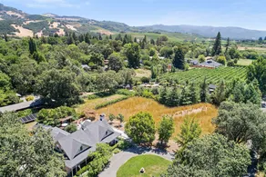 4br W/ Hot Tub On 1 Acre 4 Bedroom Home - Image 5
