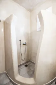 aníko suites Psarou - Image 3