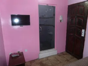 Peaceland Hotel Ltd - Image 4