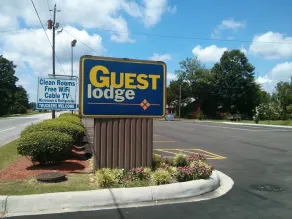 Guest Lodge - Pageland - Image 4