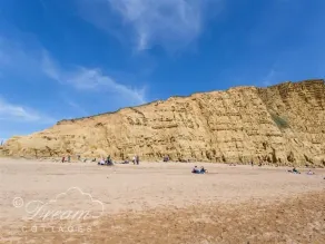 Lilliput, Shipton Gorge - Image 3