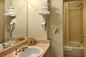 Peoria Inn - Image 4