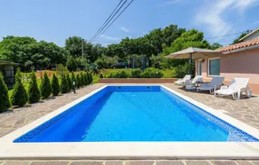 Amazing Apartment in Podpican With 2 Bedrooms, Wifi and Outdoor Swimming Pool - Image 4