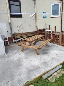 Self Contained 2 Bedrooms House Free Parking - Image 3