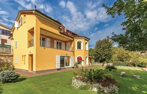 Stunning Home in Icici With Wifi and 2 Bedrooms - Image 4