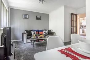 PM & Charles Luxury Apartment - Image 4
