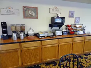 SureStay Plus Hotel by Best Western Beeville - Image 4