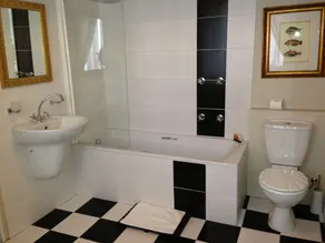 Tudor Hotel - Image 5