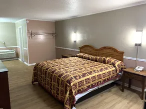 Aristocrat Motor Inn - Image 2