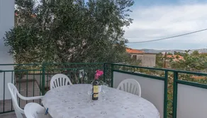 Apartment With 2 Bedrooms in Slatine, With Enclosed Garden and Wifi - - Image 3