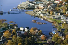 Boothbay Harbor Cottage by RedAwning - Image 3