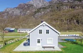 Stunning Home in Dirdal With 4 Bedrooms and Wifi - Image 3