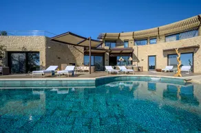Captivating 5br Pool Villa Close Navarino Golf - Image 4