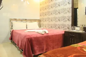Hotel Shadab Palace - Image 4