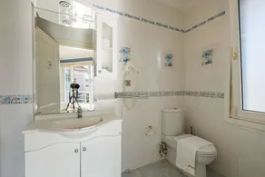 Charming Villa with Private Pool and Garden in Gebze - Image 5