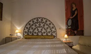 Romantic Hide Away in a Lush and Green Oasis - Image 2