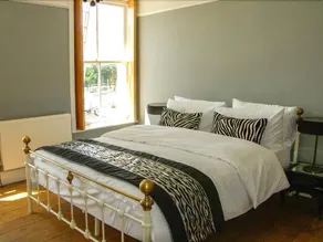 Honey's House - Image 2