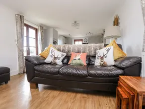 Phoenix Cottage - Image 5