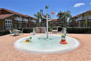 Lake View Apartment 4 Bedroom - Image 3