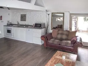 The Henloft - Image 3