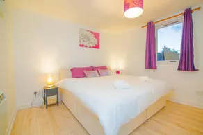 Ivy Place Airport Apartment - Image 2