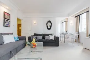 Outstanding Trafalgar Penthouse sleeps 8 - Image 4