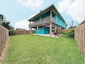New Listing! Stilted : Bay Views, Fenced Yard 3 Bedroom Home - Image 5
