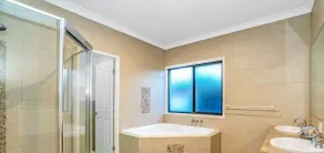 Maureen Waterfront Holiday House - Image 2