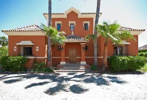 Holiday Villa With 5 Bedrooms, Private Pool, Nueva Andalucia, Marbella - Image 5