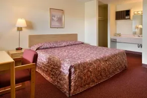 Peoria Inn - Image 3