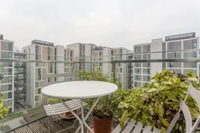 Stylish 2 Bedroom Flat With Balcony - Image 2