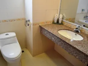 Crown Hotel - Image 4
