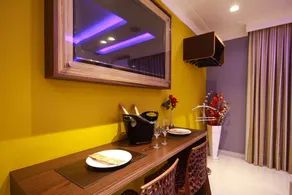 Gloria Plaza Hotel - Adults Only - Image 4