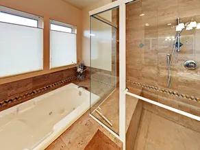 5br Golf Getaway W/ Lake & City View 5 Bedroom Home - Image 2