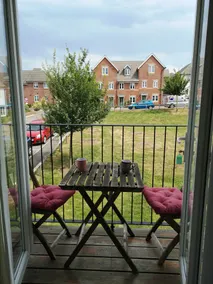 Cosy Apartment with Balcony - Image 3