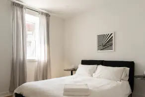 Hotel Knox - Downtown Montreal - Image 2