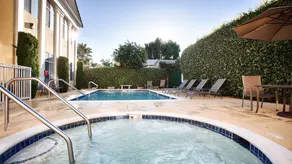BEST WESTERN PLUS San Pedro Hotel & Suites - Image 4