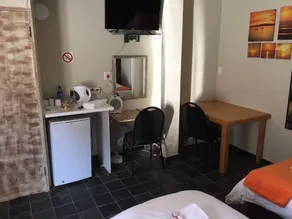 Travellers Nest Guest House - Image 4