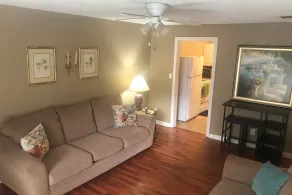 Comfortable 2 Bedroom Close to Waycross Downtown - Image 5