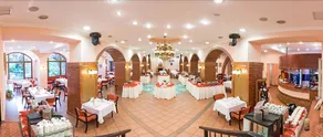 Caro Parc Hotel - Image 5