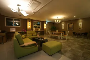Orange Tree Hotel & Cafe - Image 2