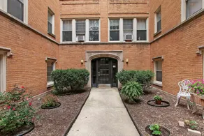 Deluxe 1BR Apt in a Ravenswood - Image 3